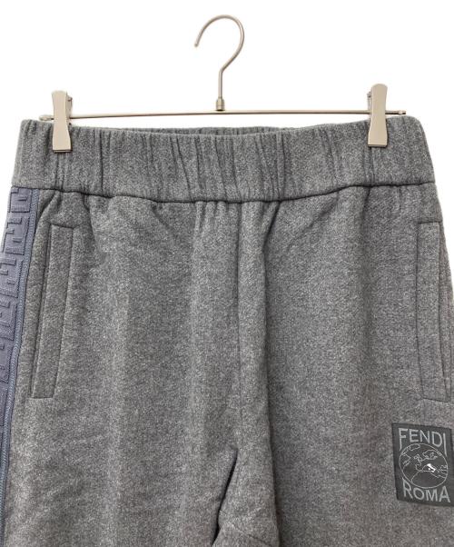FENDI（フェンディ）FENDI (フェンディ) サイドFFズッカ柄ライントラックパンツ　FAB626 AGJP グレー サイズ:Lの古着・服飾アイテム