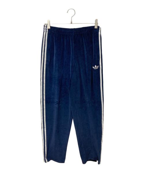 adidas（アディダス）adidas (アディダス) SSTアディカラーベロアトラックパンツ　JX1555 ネイビー サイズ:L 未使用品の古着・服飾アイテム