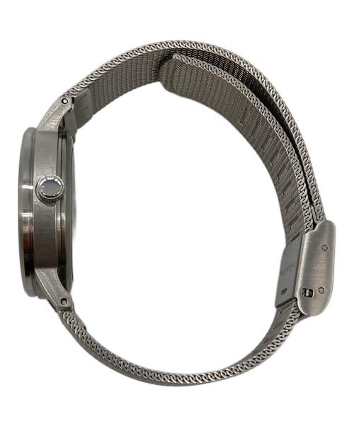 MARGARET HOWELL idea（マーガレット ハウエル アイディア）MARGARET HOWELL idea (マーガレット ハウエル アイディア) DAY&DATE SOLAR MESH 腕時計 KH3-614-11の古着・服飾アイテム