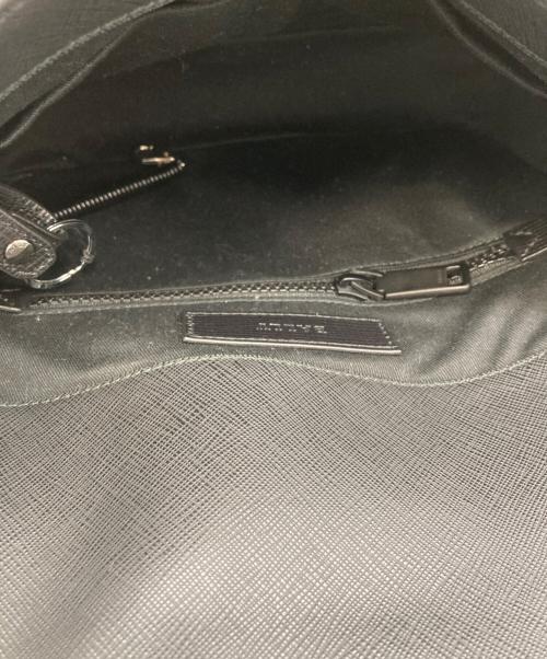 BALLY（バリー）BALLY (バリー) SURIER レザーショルダーバッグ ブラックの古着・服飾アイテム