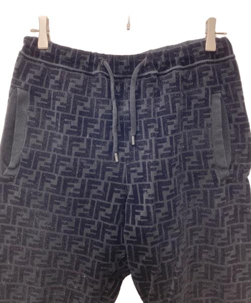FENDI（フェンディ）FENDI (フェンディ) FFズッカ柄ベロアスウェットパンツ　FB0461 AFRJ ブラック サイズ:46の古着・服飾アイテム