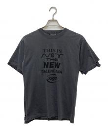 BALENCIAGA（バレンシアガ）の古着「ダメージ加工マルチロゴTシャツ」｜グレー