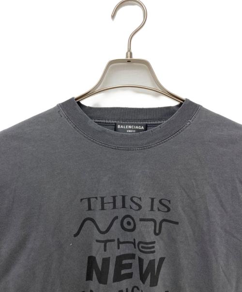 BALENCIAGA（バレンシアガ）BALENCIAGA (バレンシアガ) ダメージ加工マルチロゴTシャツ グレー サイズ:Sの古着・服飾アイテム