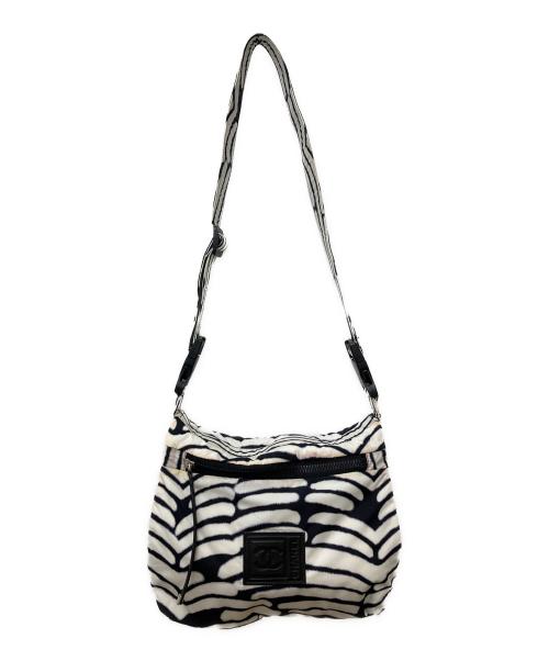 CHANEL（シャネル）CHANEL (シャネル) リバーシブルショルダーバッグ ホワイト×ブラックの古着・服飾アイテム