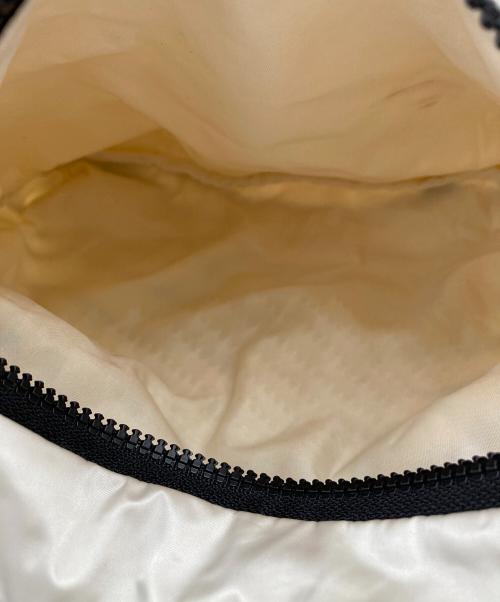 CHANEL（シャネル）CHANEL (シャネル) リバーシブルショルダーバッグ ホワイト×ブラックの古着・服飾アイテム