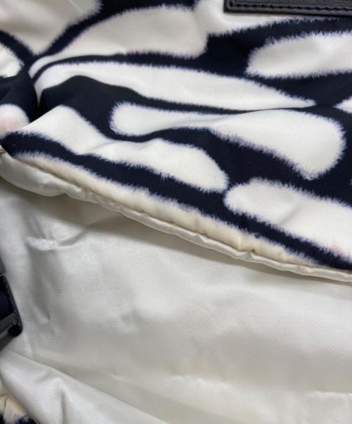 CHANEL（シャネル）CHANEL (シャネル) リバーシブルショルダーバッグ ホワイト×ブラックの古着・服飾アイテム