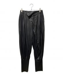 ISSEY MIYAKE（イッセイミヤケ）の古着「フェイクレザーパンツ IM61JF013」｜ブラック