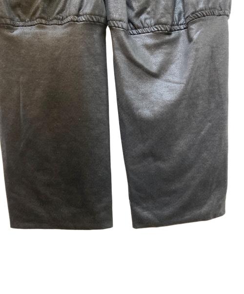 ISSEY MIYAKE（イッセイミヤケ）ISSEY MIYAKE (イッセイミヤケ) フェイクレザーパンツ IM61JF013 ブラック サイズ:2の古着・服飾アイテム