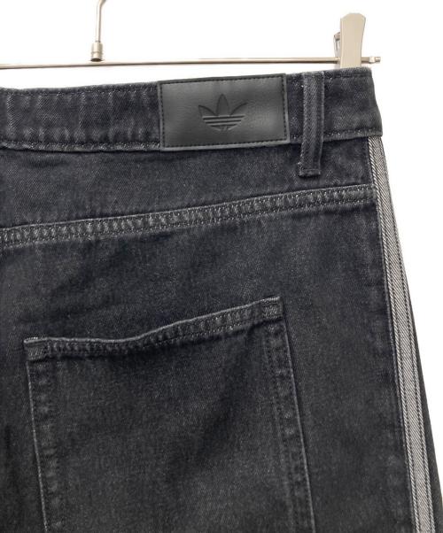 adidas（アディダス）adidas (アディダス) ファイヤーバード アディカラー デニム パンツ ブラック サイズ:34 未使用品の古着・服飾アイテム