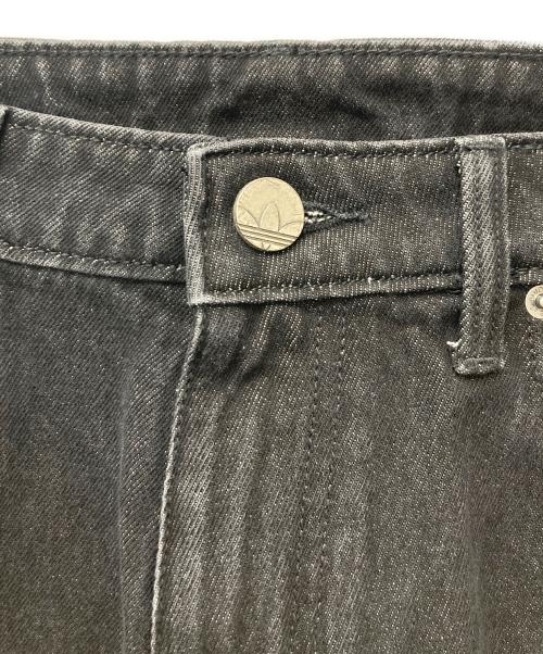 adidas（アディダス）adidas (アディダス) ファイヤーバード アディカラー デニム パンツ ブラック サイズ:34 未使用品の古着・服飾アイテム