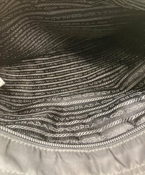 PRADA（プラダ）PRADA (プラダ) ナイロンショルダーバッグ ブラックの古着・服飾アイテム