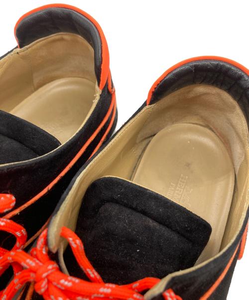 HERMES（エルメス）HERMES (エルメス) ヴォルト スエードスニーカー ブラック×オレンジ サイズ:25.5の古着・服飾アイテム