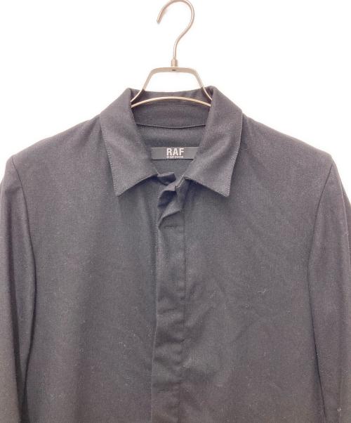 RAF BY RAF SIMONS（ラフバイ ラフシモンズ）RAF BY RAF SIMONS (ラフバイ ラフシモンズ) ステンカラーコート SS06 W001 9090 ブラック サイズ:XSの古着・服飾アイテム
