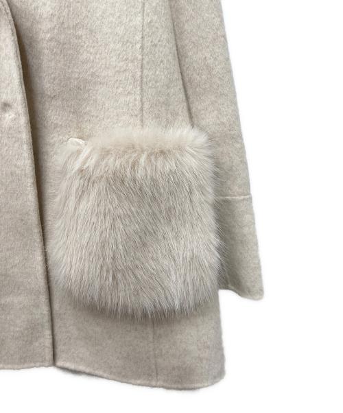 Deicy（デイシー）Deicy (デイシー) ファーポケットフレアコート ベージュ サイズ:Free 未使用品の古着・服飾アイテム