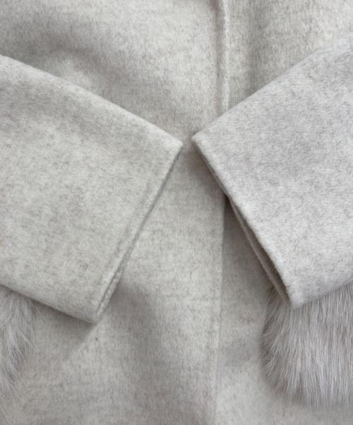 Deicy（デイシー）Deicy (デイシー) ファーポケットフレアコート ベージュ サイズ:Free 未使用品の古着・服飾アイテム