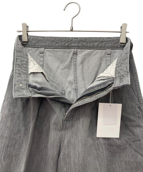 BRILL（ブリル）BRILL (ブリル) DENIM 2タックパンツ グレー サイズ:S(36) 未使用品の古着・服飾アイテム
