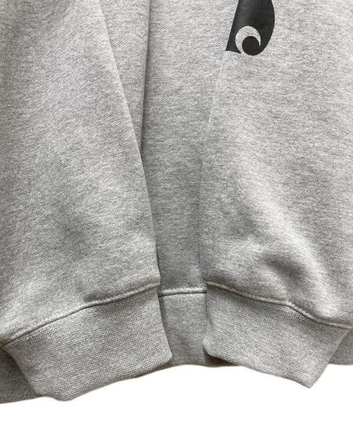CarHartt（カーハート）CarHartt (カーハート) Loose Fit Midweight Logo Sleeve Graphic Pullover Hoodie TS0288-M グレー サイズ:XLの古着・服飾アイテム