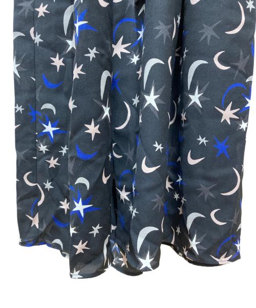 GRACE CLASS（グレースクラス）GRACE CLASS (グレースクラス) フリルカラープリントワンピース ブラック×ブルー サイズ:36の古着・服飾アイテム