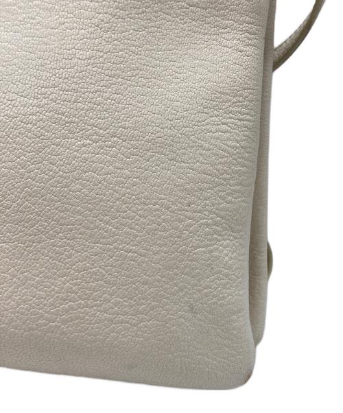 CELINE（セリーヌ）CELINE (セリーヌ) トリオラージショルダーバッグ アイボリーの古着・服飾アイテム