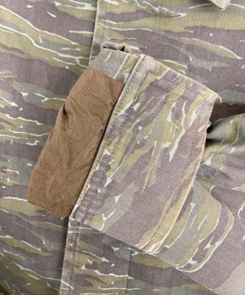 A.P.C.（アーペーセー）A.P.C. (アーペーセー) タイガーカモミリタリージャケット グリーン サイズ:Sの古着・服飾アイテム