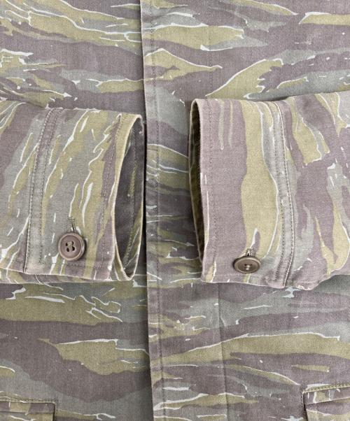 A.P.C.（アーペーセー）A.P.C. (アーペーセー) タイガーカモミリタリージャケット グリーン サイズ:Sの古着・服飾アイテム