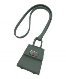 Ferragamo（フェラガモ）の古着「ガンチーニバッグチャーム」｜グリーン