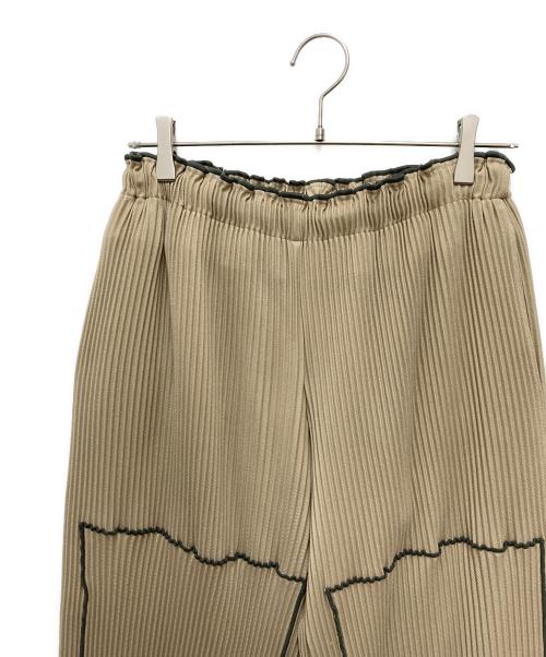 todo kotohayokozawa（トゥードゥー コトハヨコザワ）todo kotohayokozawa (トゥードゥー コトハヨコザワ) プリーツニットパンツ ベージュ サイズ:Freeの古着・服飾アイテム
