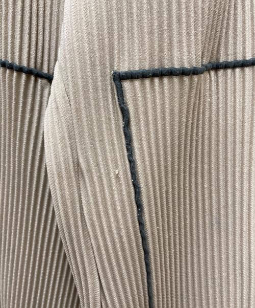 todo kotohayokozawa（トゥードゥー コトハヨコザワ）todo kotohayokozawa (トゥードゥー コトハヨコザワ) プリーツニットパンツ ベージュ サイズ:Freeの古着・服飾アイテム