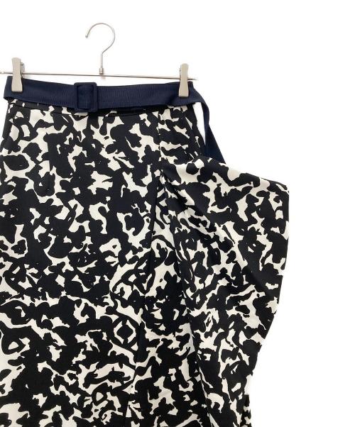 Pinky & Dianne（ピンキーアンドダイアン）Pinky & Dianne (ピンキーアンドダイアン) アブストラクトアニマルプリントスカート ホワイト×ブラック サイズ:36の古着・服飾アイテム