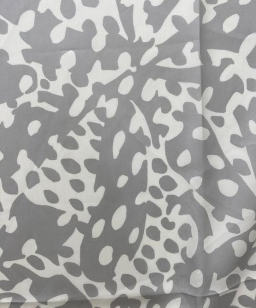 Pinky & Dianne（ピンキーアンドダイアン）Pinky & Dianne (ピンキーアンドダイアン) アブストラクトドットプリントブラウス グレー サイズ:38の古着・服飾アイテム