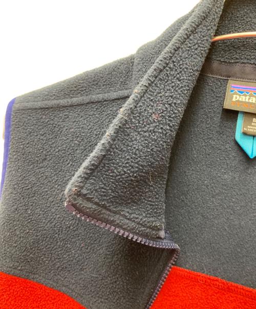 Patagonia（パタゴニア）Patagonia (パタゴニア) シンチラフリースベスト レッド×ネイビー サイズ:Mの古着・服飾アイテム