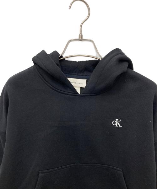 Calvin Klein Jeans（カルバンクラインジーンズ）Calvin Klein Jeans (カルバンクラインジーンズ) パーカー　アーカイブロゴフリースプルオーバー ブラック サイズ:Sの古着・服飾アイテム