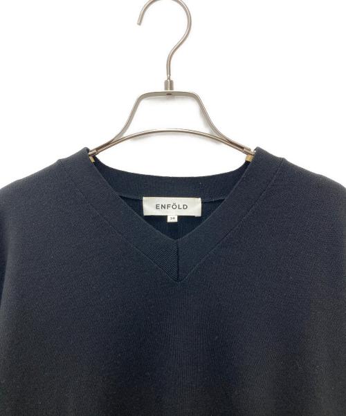 ENFOLD（エンフォルド）ENFOLD (エンフォルド) CURVE-ARM PULLOVER Vネック ニット ブラック サイズ:38の古着・服飾アイテム