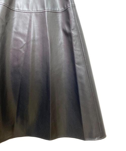 ANAYI（アナイ）ANAYI (アナイ) フェイクレザージャンパースカート ブラック サイズ:36の古着・服飾アイテム