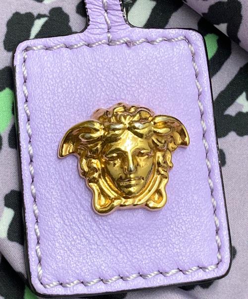 VERSACE（ヴェルサーチェ）VERSACE (ヴェルサーチェ) プリントトートバッグ DBFI004 パープルの古着・服飾アイテム