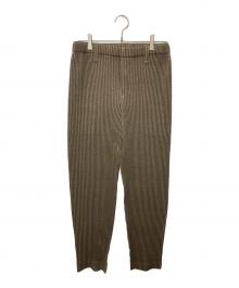 HOMME PLISSE ISSEY MIYAKE（オム プリッセ イッセイ ミヤケ）の古着「プリーツパンツ　WOOL LIKE LIGHT」｜ブラウン