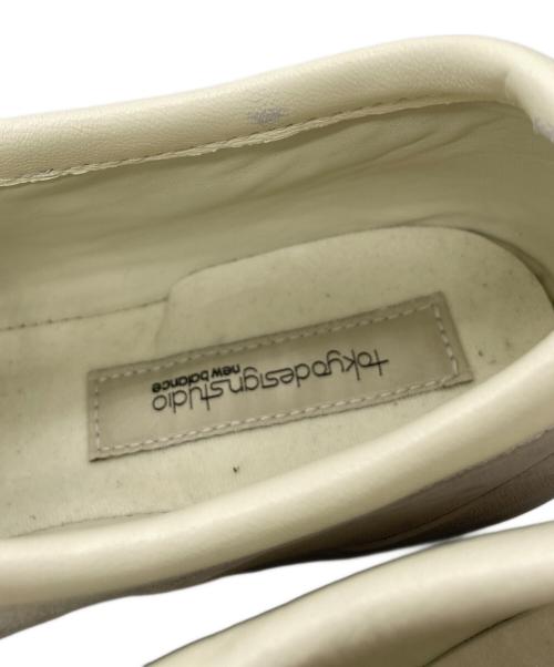 NEW BALANCE（ニューバランス）NEW BALANCE (ニューバランス) tokyo design studio (トウキョウデザインスタジオ) スリッポン アイボリー サイズ:27.5の古着・服飾アイテム