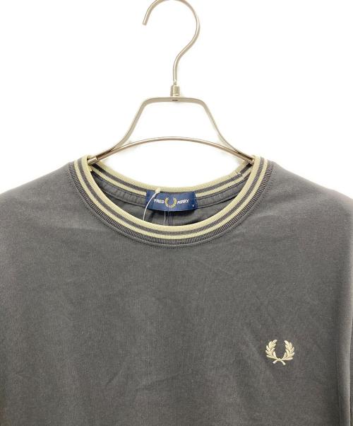 FRED PERRY（フレッドペリー）FRED PERRY (フレッドペリー) 半袖Tシャツ　Twin Tipped T-Shirt グレー サイズ:Mの古着・服飾アイテム