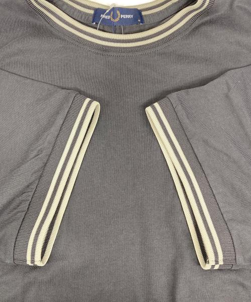 FRED PERRY（フレッドペリー）FRED PERRY (フレッドペリー) 半袖Tシャツ　Twin Tipped T-Shirt グレー サイズ:Mの古着・服飾アイテム