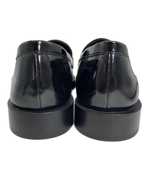 CHARLES & KEITH（チャールズアンドキース）CHARLES & KEITH (チャールズアンドキース) メタルチェーンチャームローファー ブラック サイズ:23の古着・服飾アイテム