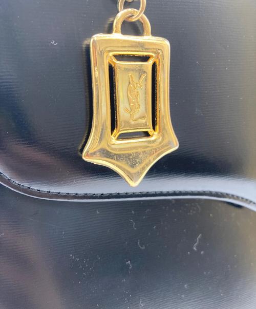 Yves Saint Laurent（イヴサンローラン）Yves Saint Laurent (イヴサンローラン) ロゴチャーム付きハンドバッグ ブラックの古着・服飾アイテム