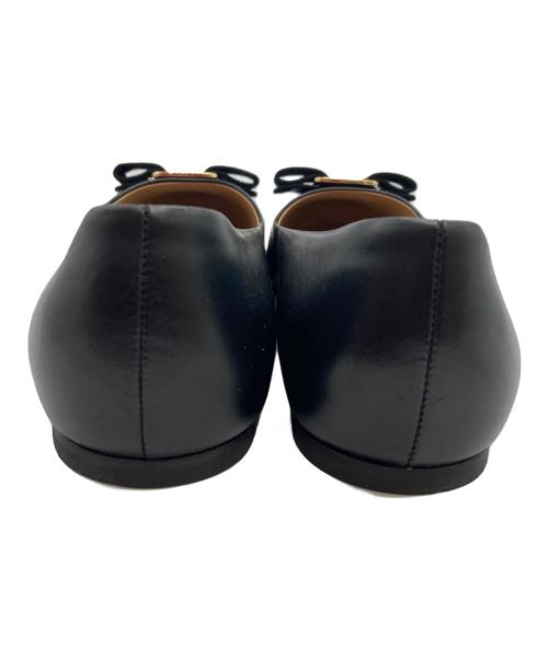 Salvatore Ferragamo（サルヴァトーレ フェラガモ）Salvatore Ferragamo (サルヴァトーレ フェラガモ) リボンパンプス　VARINA ブラック サイズ:7Cの古着・服飾アイテム
