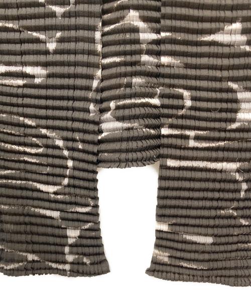 ISSEYMIYAKE（イッセイミヤケ）ISSEYMIYAKE (イッセイミヤケ) 蛇腹プリーツカットソー ブラウン サイズ:Mの古着・服飾アイテム