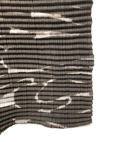 ISSEYMIYAKE（イッセイミヤケ）ISSEYMIYAKE (イッセイミヤケ) 蛇腹プリーツカットソー ブラウン サイズ:Mの古着・服飾アイテム
