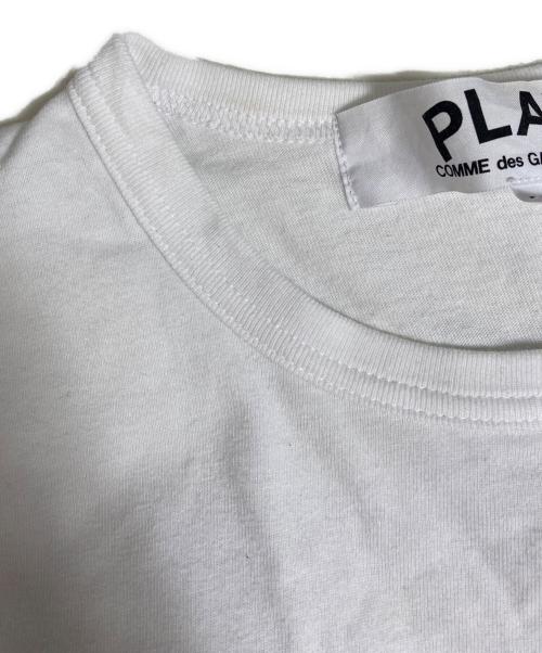 PLAY COMME des GARCONS（プレイコムデギャルソン）PLAY COMME des GARCONS (プレイコムデギャルソン) T-Shirt With Gold Emblem White ホワイト サイズ:Mの古着・服飾アイテム