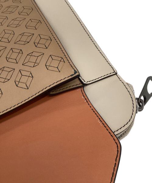 BOTTEGA VENETA（ボッテガベネタ）BOTTEGA VENETA (ボッテガベネタ) 幾何学模様切替レザークラッチバッグ ベージュの古着・服飾アイテム