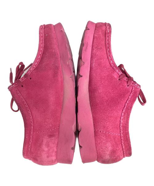 CLARKS（クラークス）CLARKS (クラークス) ワラビーシューズ ショッキングピンク サイズ:23.5の古着・服飾アイテム