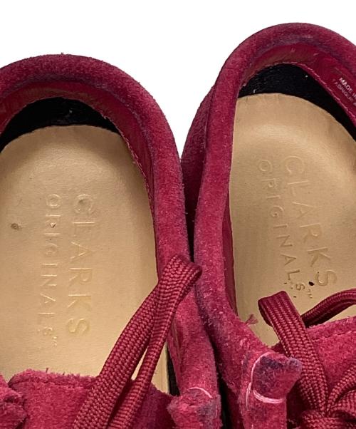 CLARKS（クラークス）CLARKS (クラークス) ワラビーシューズ ショッキングピンク サイズ:23.5の古着・服飾アイテム