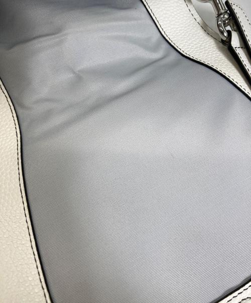 MARC JACOBS（マークジェイコブス）MARC JACOBS (マークジェイコブス) ショルダーバッグ ホワイトの古着・服飾アイテム