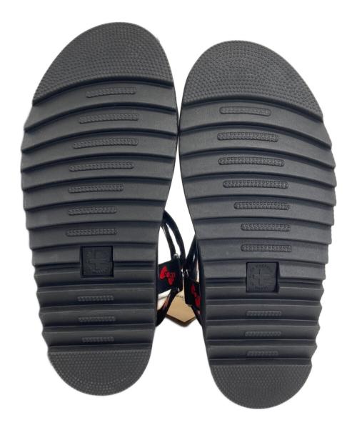 Dr.Martens（ドクターマーチン）Dr.Martens (ドクターマーチン) HELLO KITTY (ハローキティ) 厚底ストラップサンダル VEGAN SANDAL HK ブラック サイズ:25(EU39)の古着・服飾アイテム